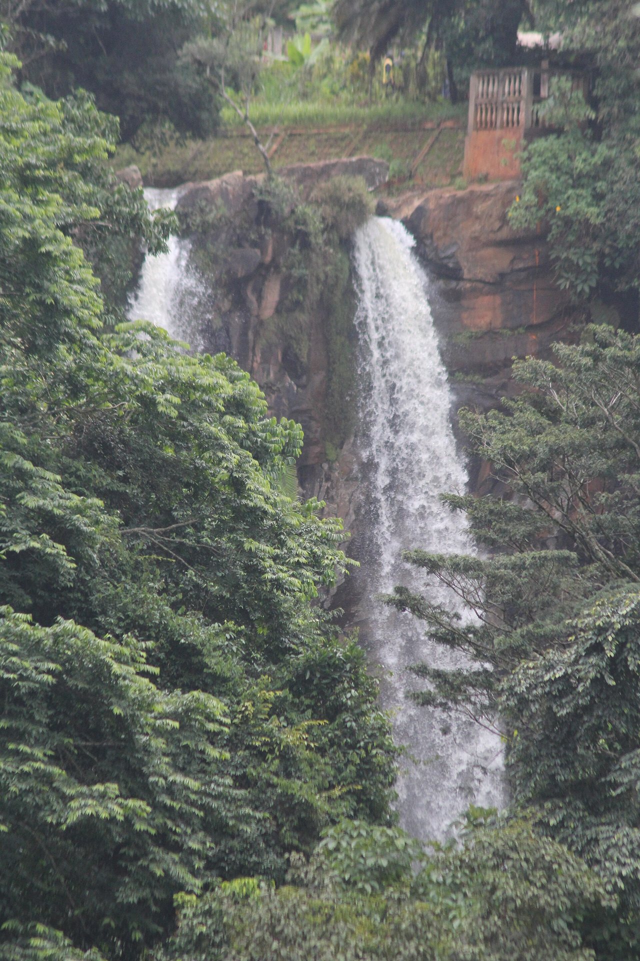 La chute de Mamy Wata. Photo : Nekisvincent / Wikimedia Commons, CC BY-SA 4.0