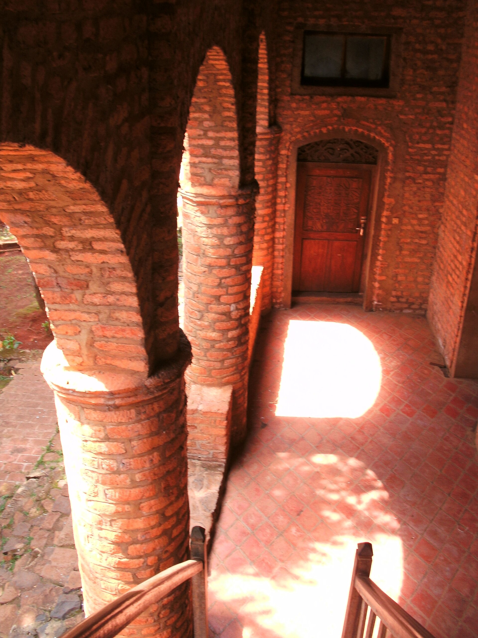 Arcades de brique. Photo : WILLAV-FR / Wikimedia Commons, CC BY-SA 4.0