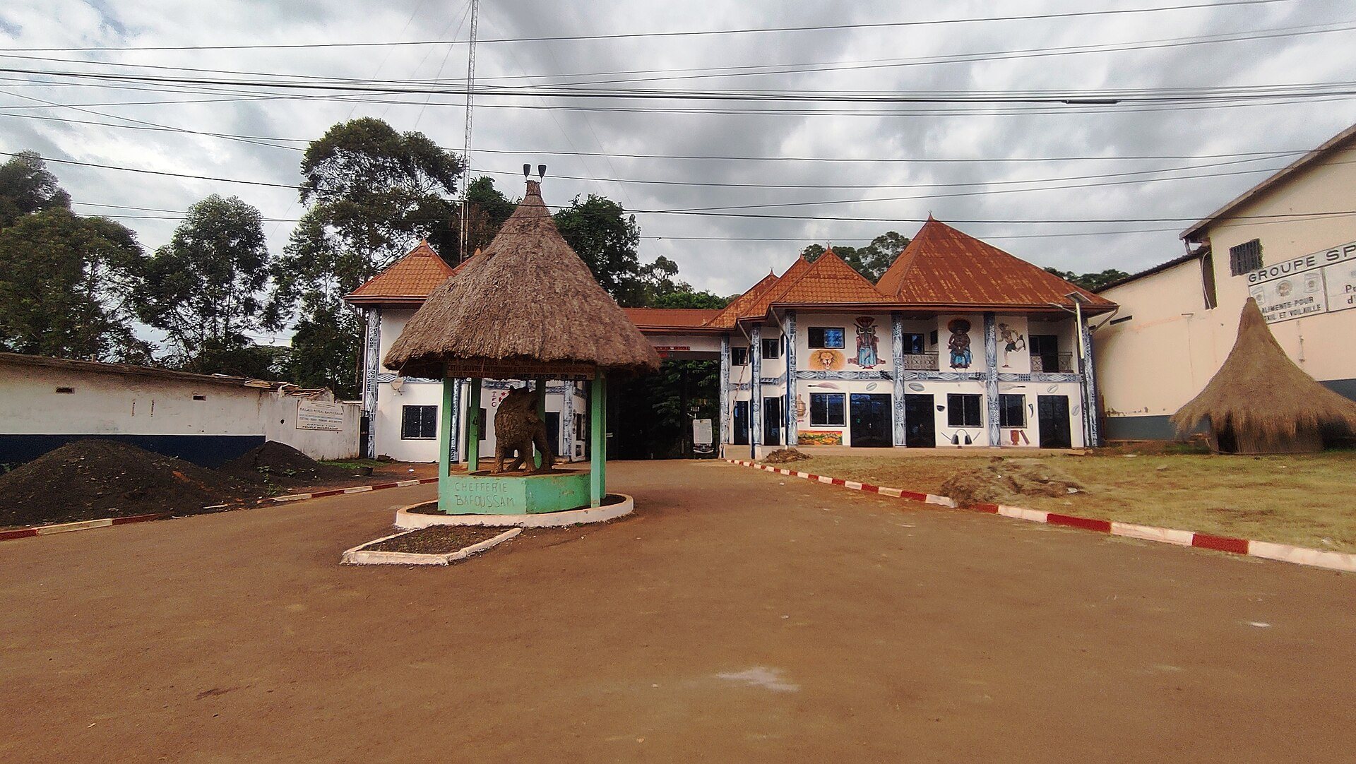 La chefferie de Bafoussam. Photo : PENdjeng / Wikimedia Commons, CC0
