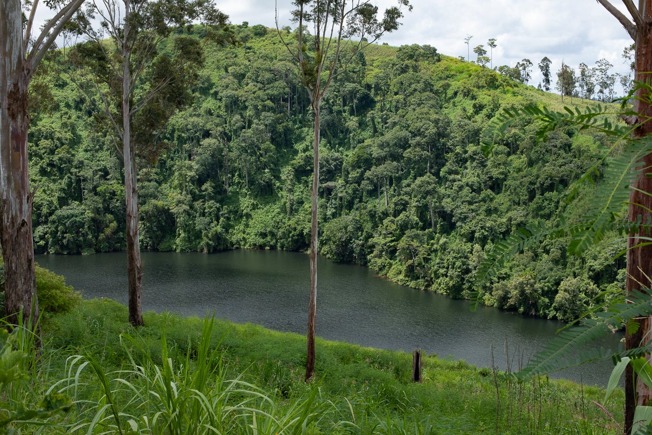 Le lac Baleng. Photo : MEKEM Z. Prosper / Wikimedia Commons, CC BY-SA 4.0