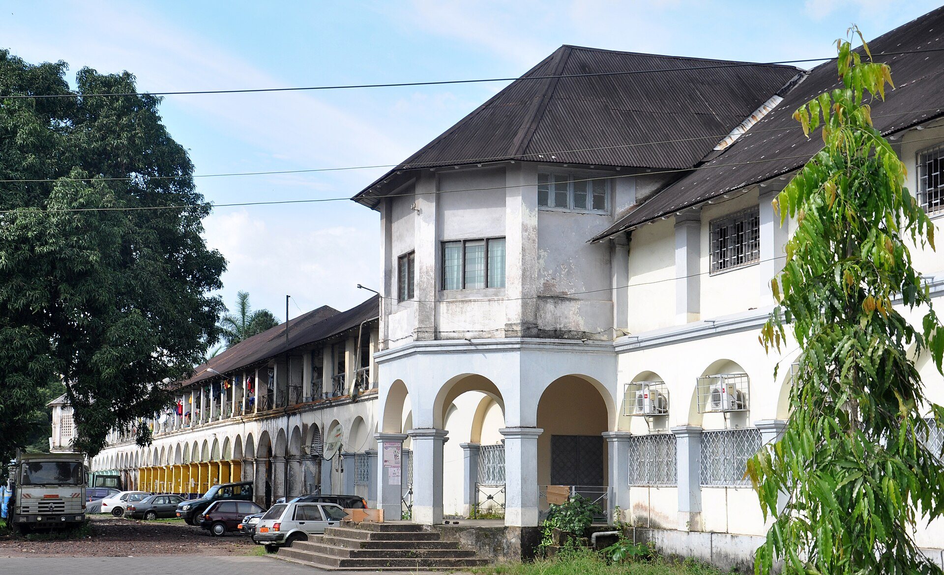 Ancien Hôpital Général. Photo : Mboupda Talla Roger / Wikimedia Commons, CC BY-SA 3.0