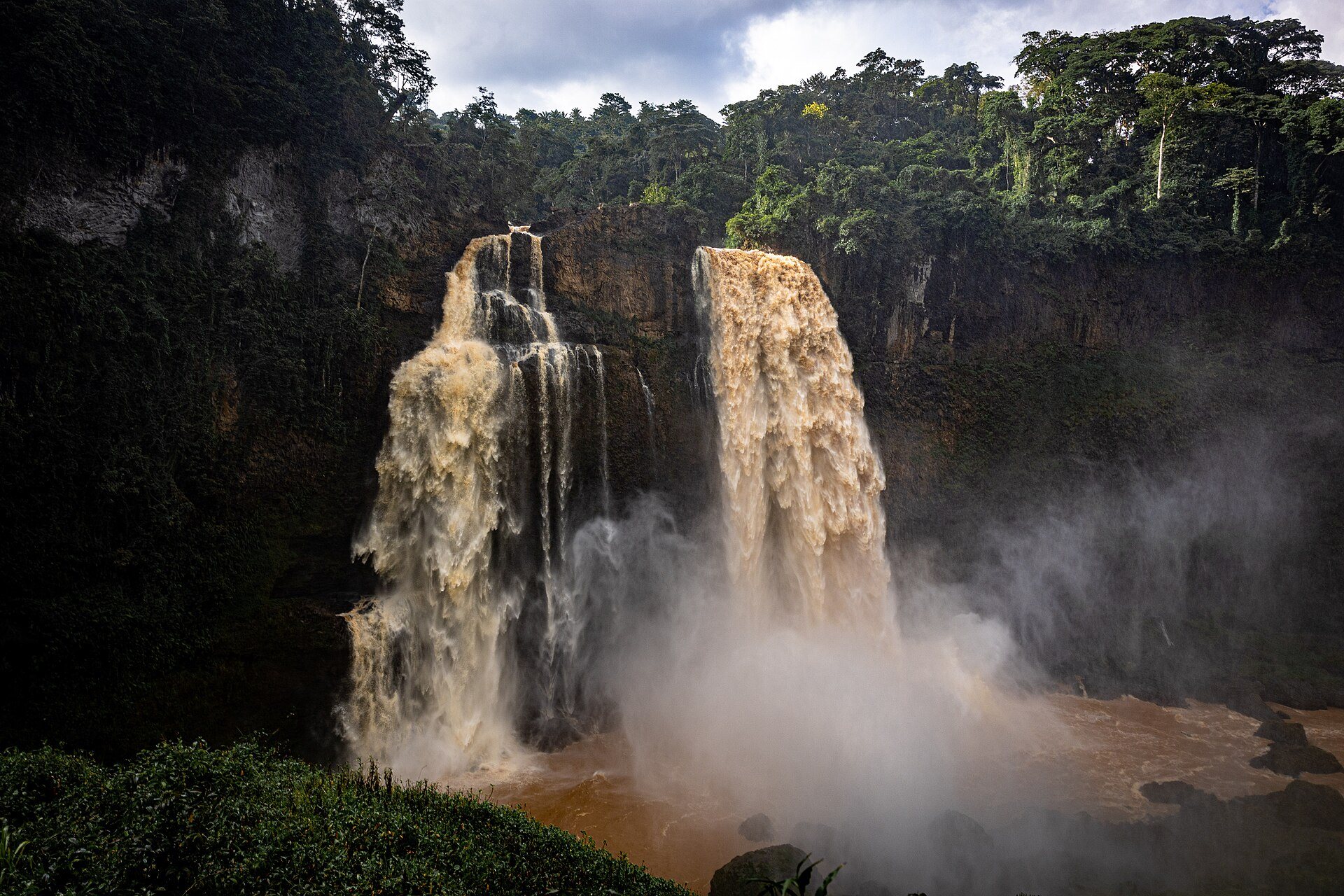 Les chutes d’Ekom-Nkam. Photo : Evr1rd / Wikimedia Commons, CC BY-SA 4.0